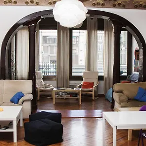 https://art-city-hostel-barcelona.catalonia-hotels.com