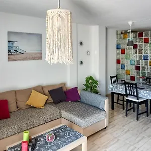 https://casa-la-sonrisa.adeje-hotels.com